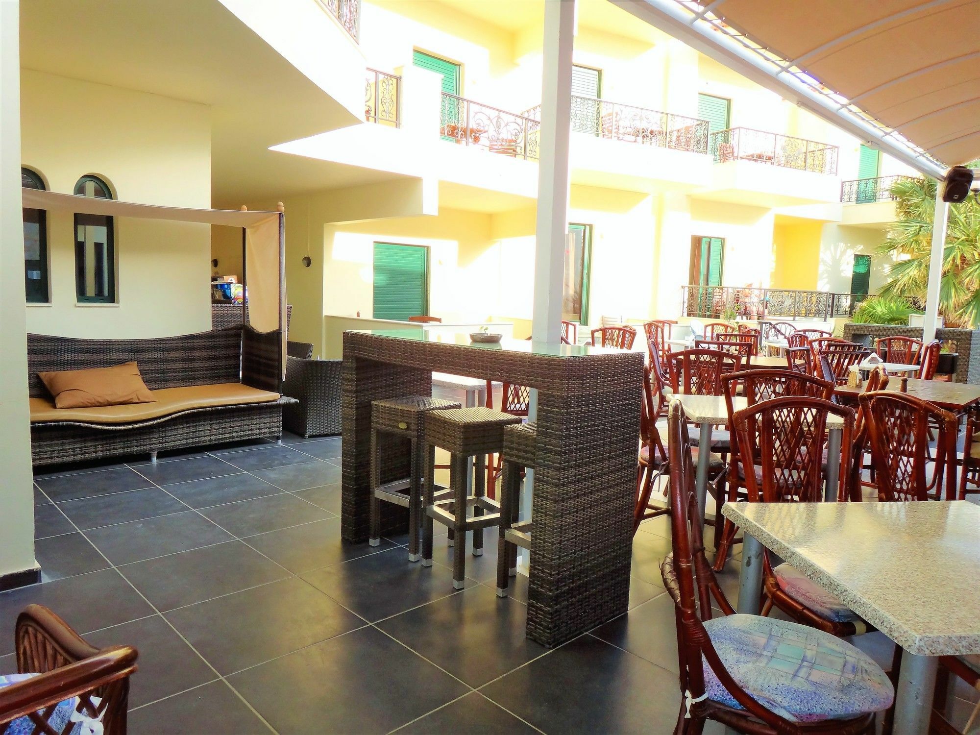 Diogenis Blue Palace Hotel